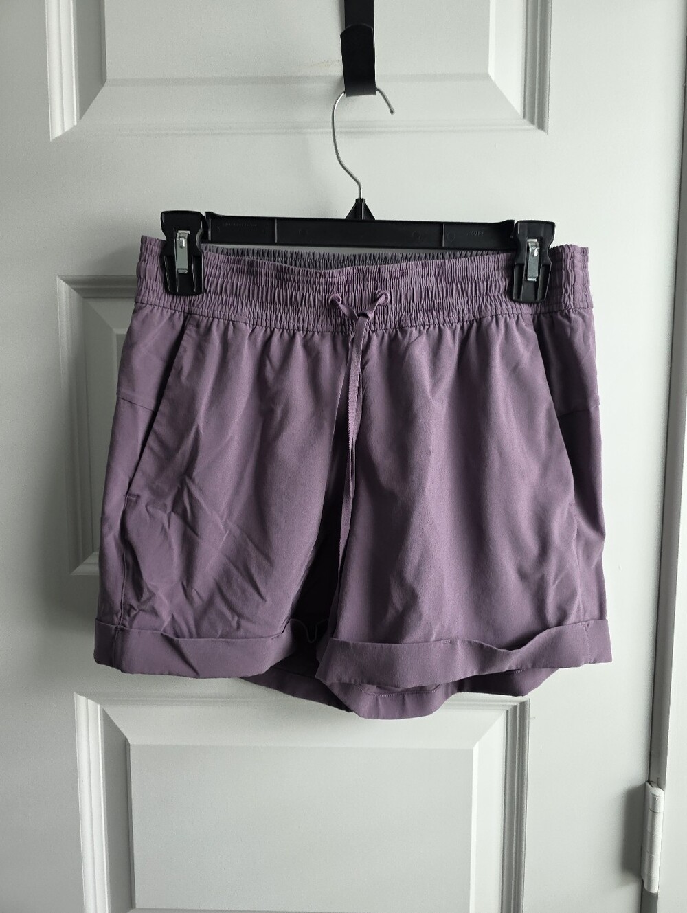 Lululemon Women’s Purple Drawstring Athletic Shorts Size 6 G079